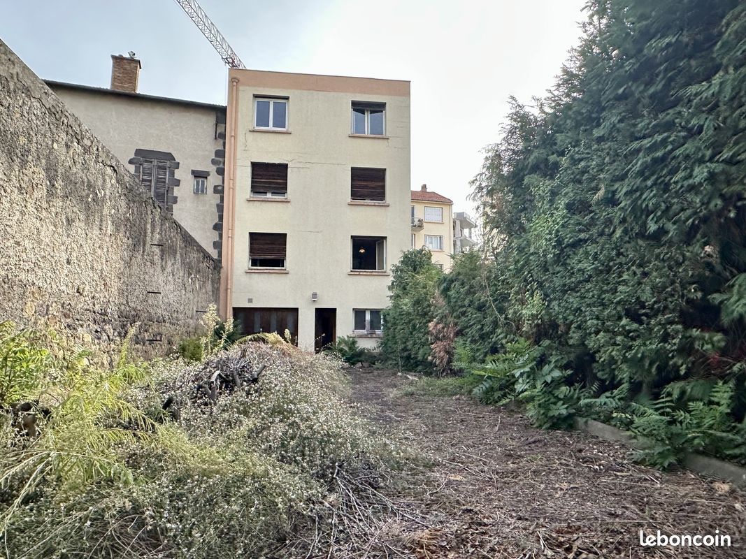 Immeuble 206 m² · à Clermont-Ferrand · 206 m² · 370 000 €