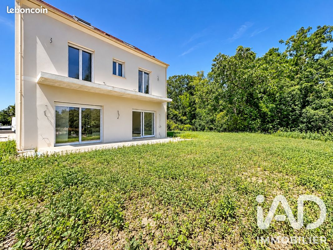 Maison 6 pièces 179 m² · à Maule · 179 m² · 595 000 €
