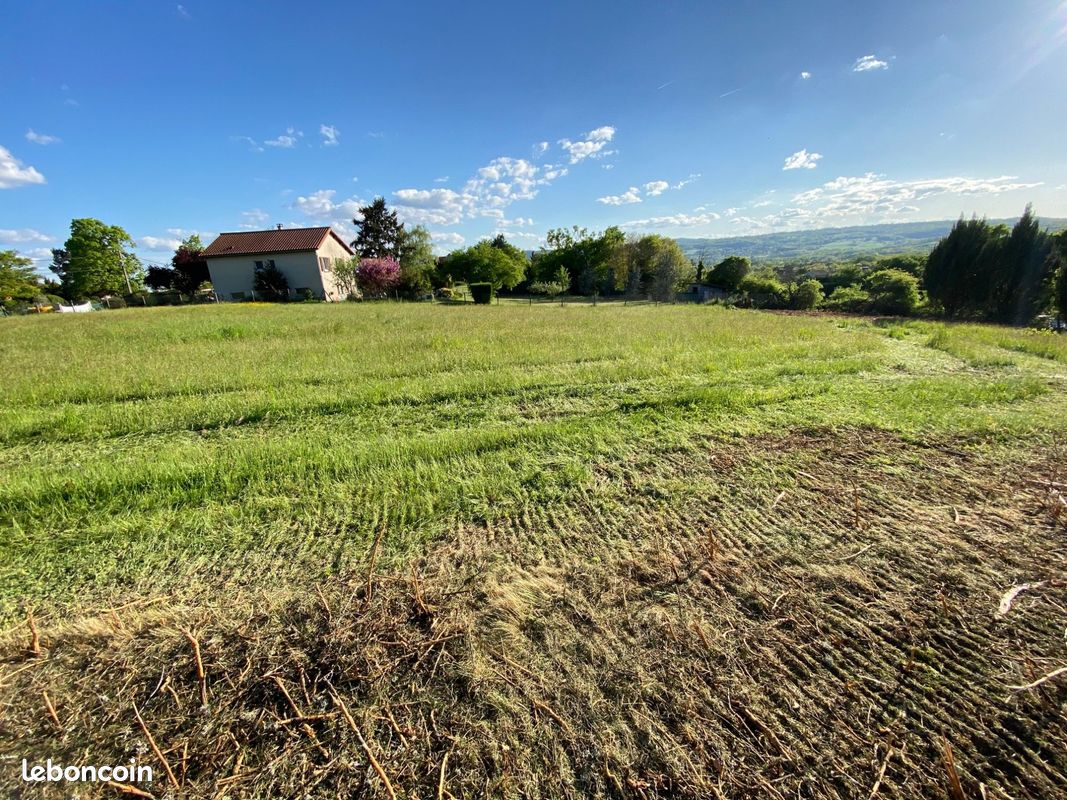 Terrain 761 m² · à Jozerand · 761 m² · 71 000 €