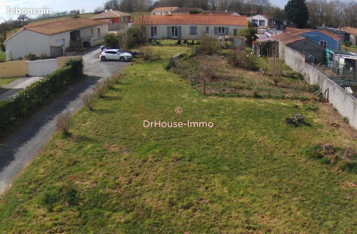 Terrain 580 m² · à La Limouzinière · 580 m² · 63 990 €