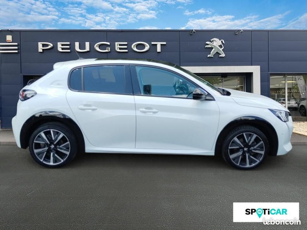 Peugeot 208 PureTech 100 S&S BVM6 GT (image 4)