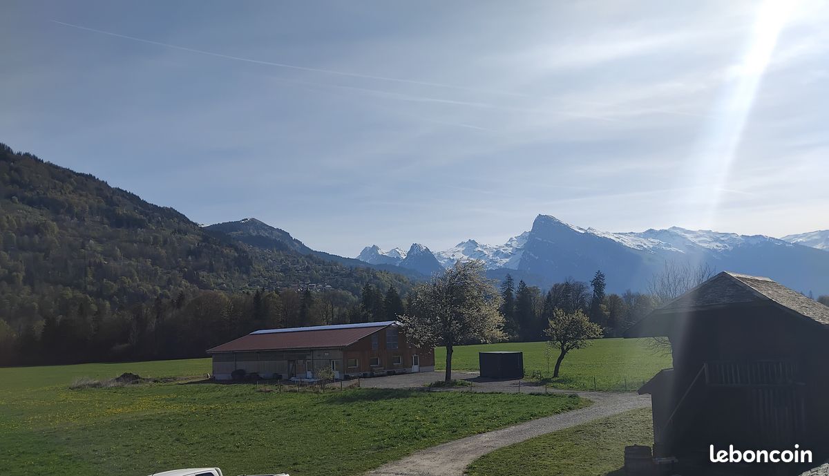 Bâtiment agricole en haute Savoie avec 1h8 · à La Rivière-Enverse · 320 000 €