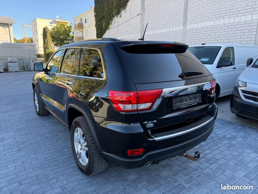 Jeep Grand Cherokee 3.0 CRD Overland | 241 ch BVA Toit panoramique Régulateur adaptatif Hayon éle... (image 5)