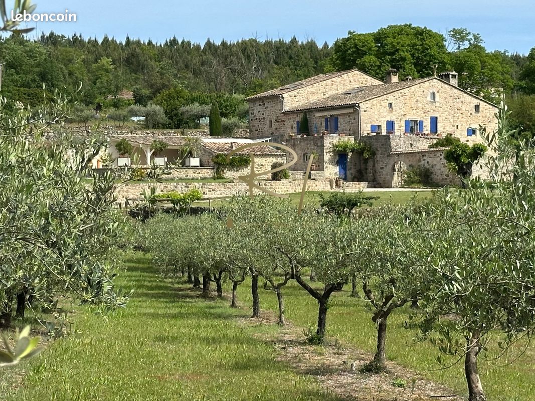 Maison 9 pièces 230 m² · à Rosières · 230 m² · 869 000 €
