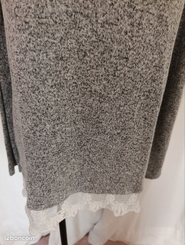 Pull fin gris avec dentelles (image 3)
