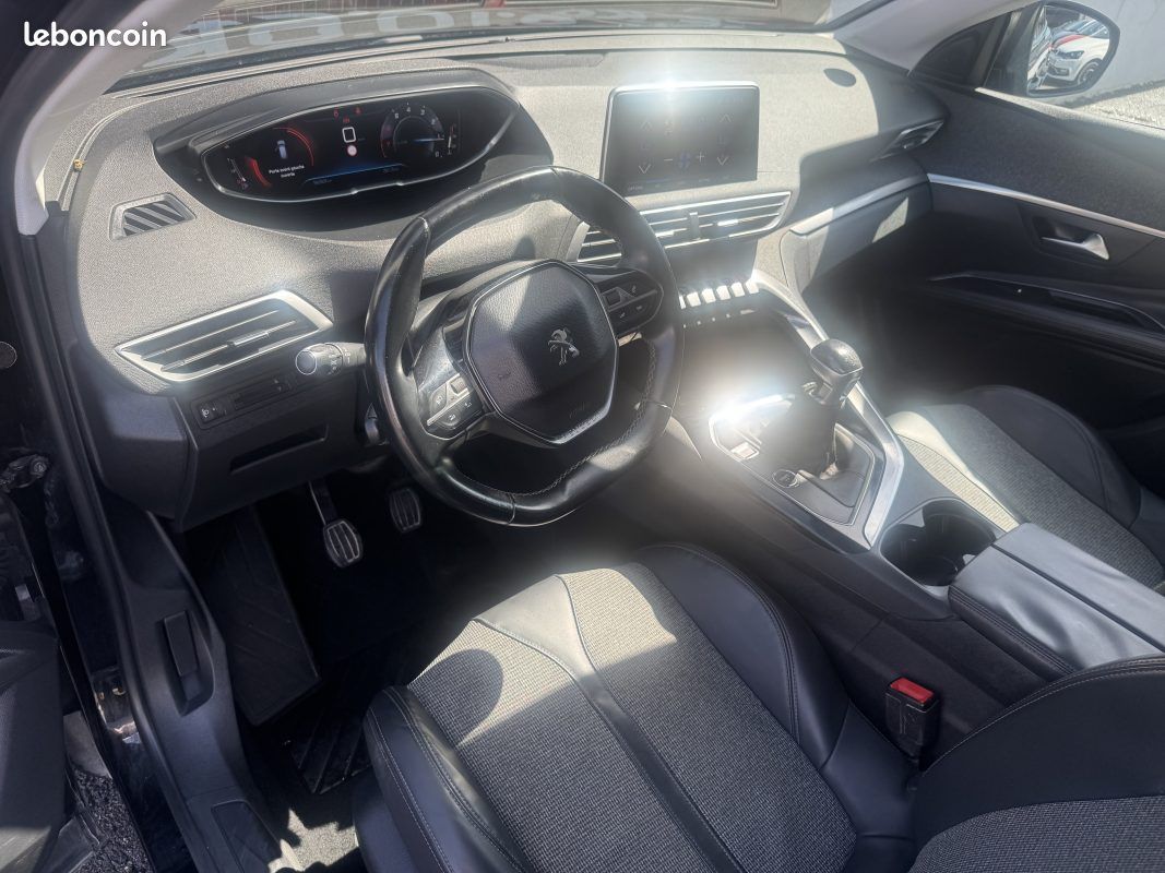 PEUGEOT 3008 II 1.2 Turbo 130 ACCESS 2018 (image 13)