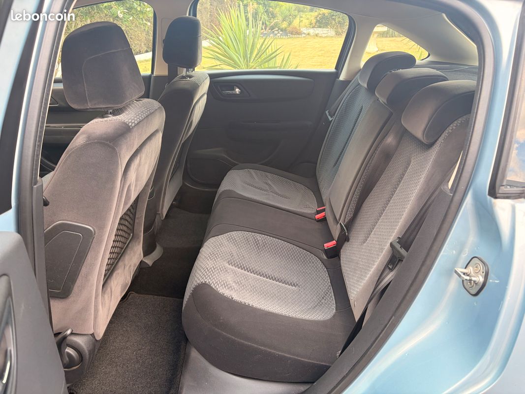 Citroën C4 1.6 essence exclusive boîte automatique 110ch seulement 99000 km 1er propriétaire +++ garantie 12 mois +++ suivi complet (image 5)