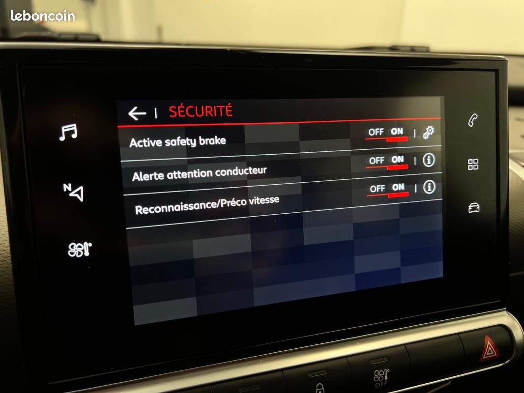 Citroën C4 Cactus BlueHDi 120 S&S EAT6 Shine (image 20)