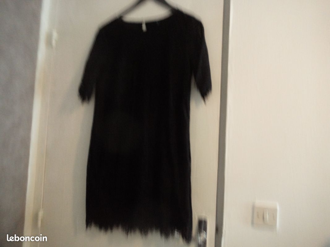 Robe noire kiabi neuve -T-38 (image 1)