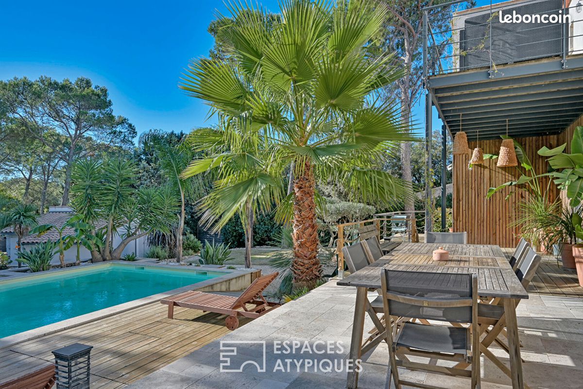 Maison 10 pièces 300 m² · à Langlade · 300 m² · 1 049 000 €