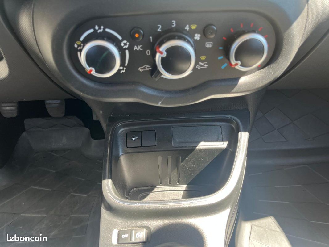 RENAULT TWINGO 3 Zen 1.0 Sce 75Ch (image 15)