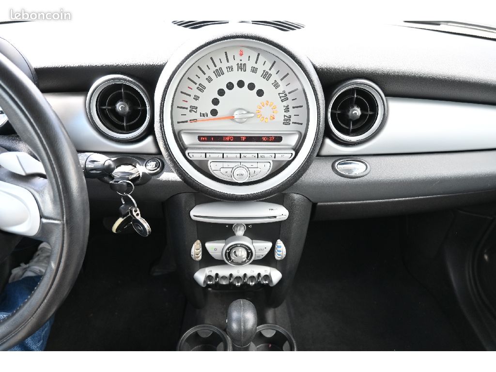 Mini Clubman R55 122 ch Cooper A (image 8)