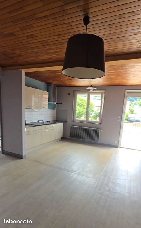 Appartement 3 pièces 83 m² · à Orchamps-Vennes · 83 m² · 144 000 €