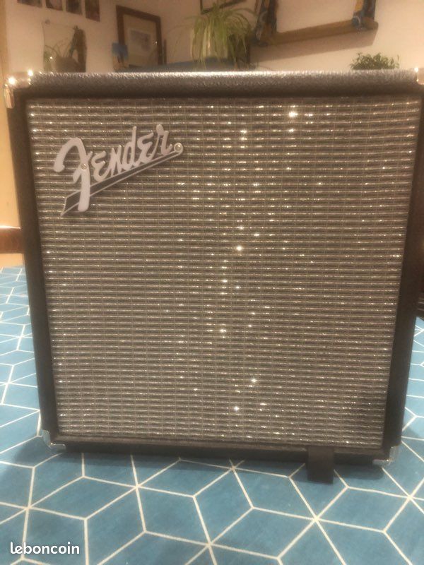 Ampli Basse Fender Rumble 15 (image 1)