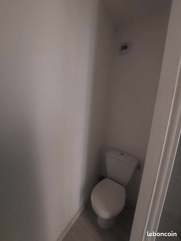 Appartement T2 - 33m2 située à Oloron-Ste-Marie - 2ème étage d'un immeuble sécurisé + Cave cellier (image 9)