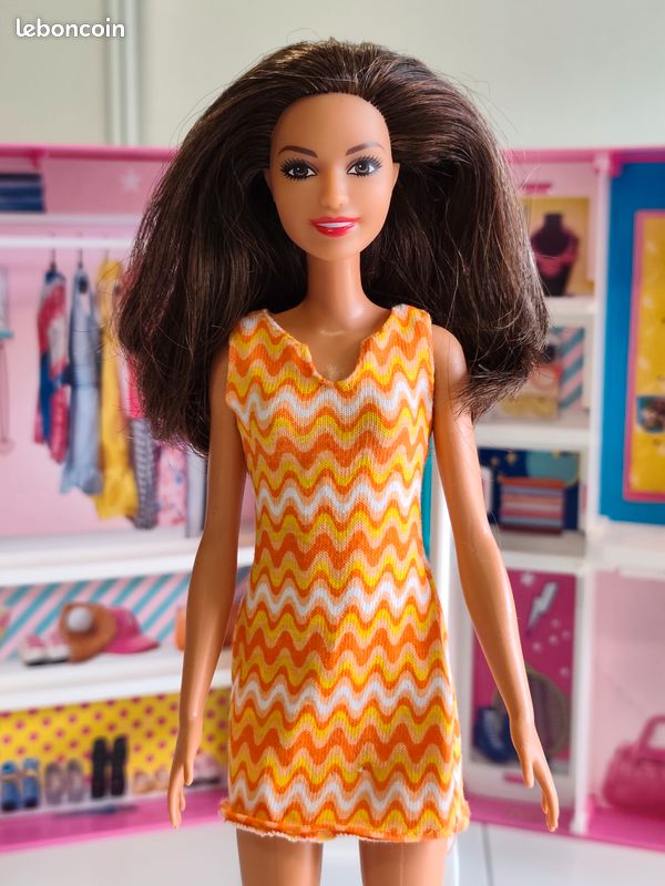 Tenue Vintage Mattel Pour Barbie - Robe En Satin Jaune, Référence N°1041, Occasion