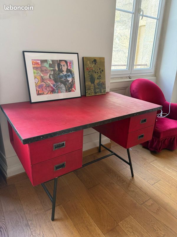 Bureau (image 2)