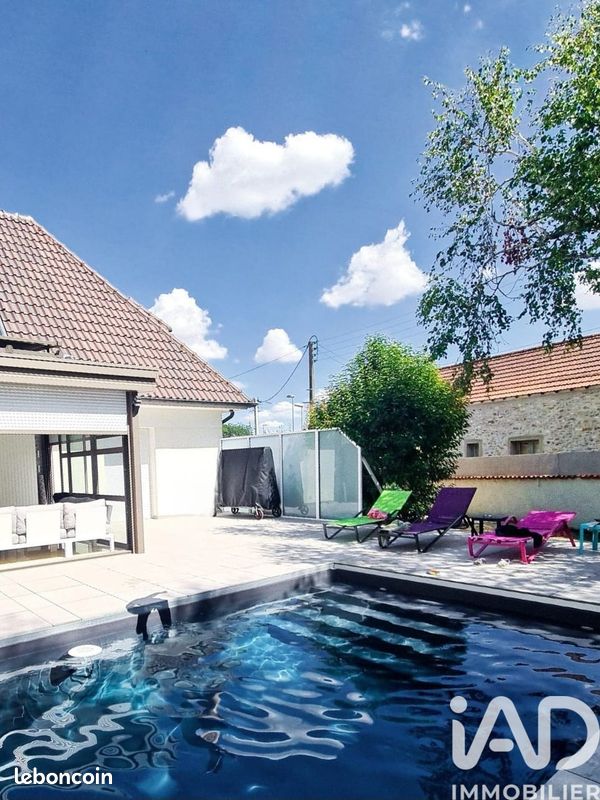 Maison 6 pièces 235 m² · à Combs-la-Ville · 235 m² · 529 000 €