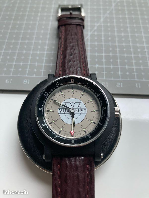 Montre Bracelet Vuarnet Noire Et Dorée - Neuf Sans étiquette, Boîtier Noir, Cadran Doré