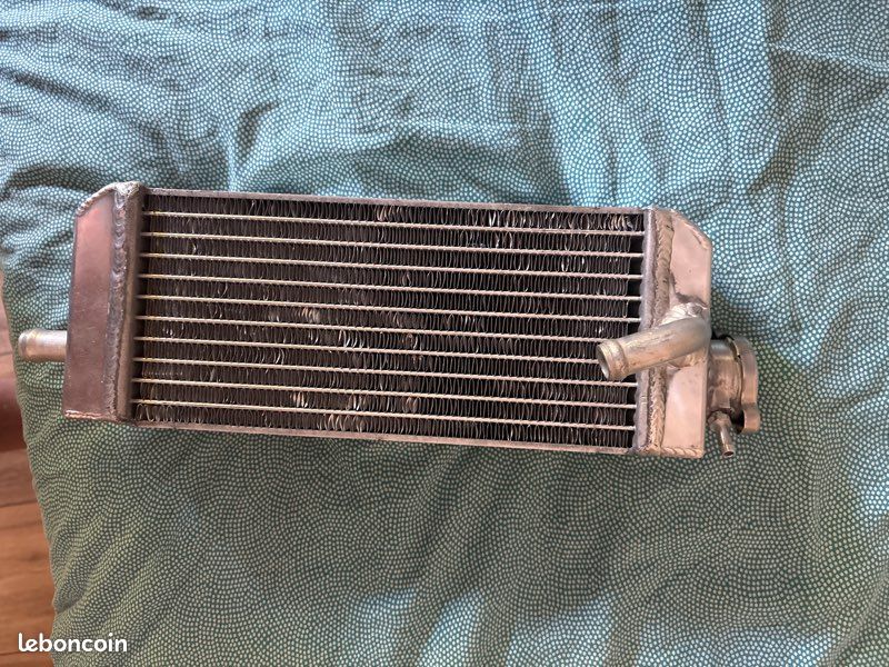 Radiateur à bouchon moto (image 1)