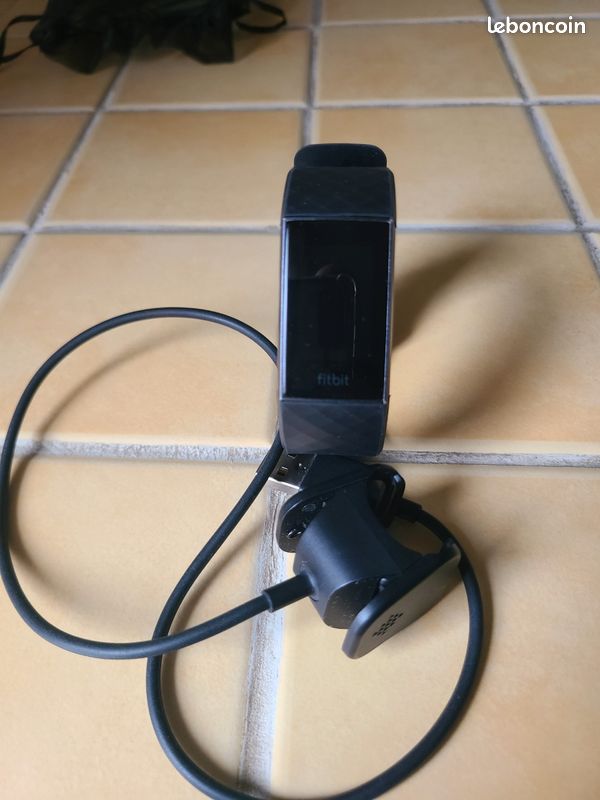 Montre Fitbit charge 3 et bracelets (image 2)
