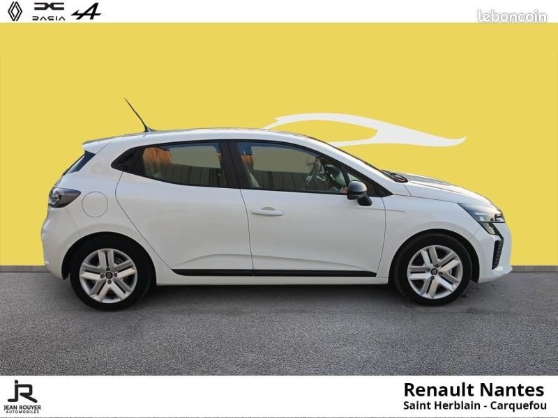 Renault Clio 1.6 E-Tech 145ch full hybrid Evolution (image 4)