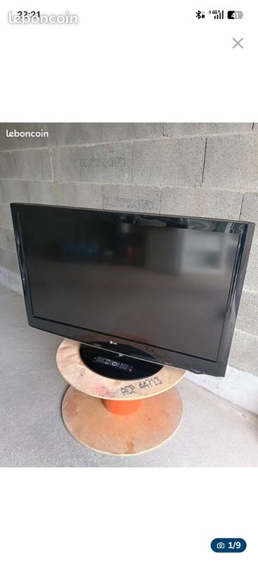 Urgent Téléviseur LG 119 CM full HD avec télécommande universelle (image 1)