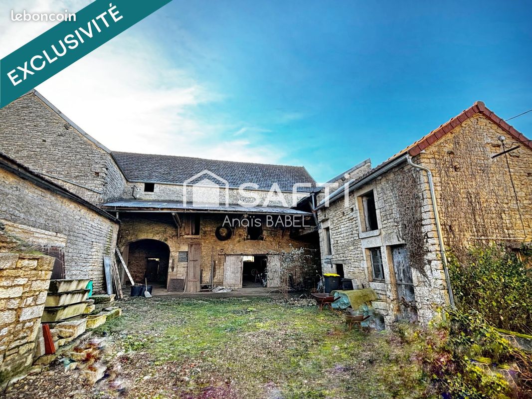 Maison 5 pièces 179 m² · à Cérilly · 179 m² · 59 000 €