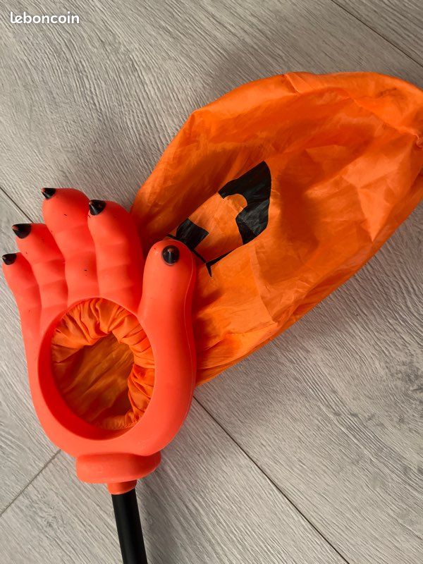 Accessoire d Halloween pour la quête des bonbons (image 3)