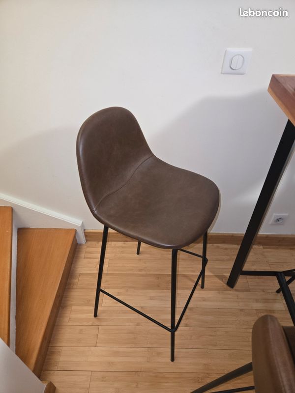 Table haute et 4 chaises hautes (image 2)