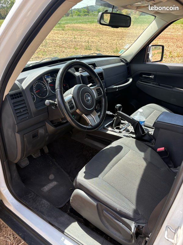 Jeep cherokee 2.8 CRD (image 3)