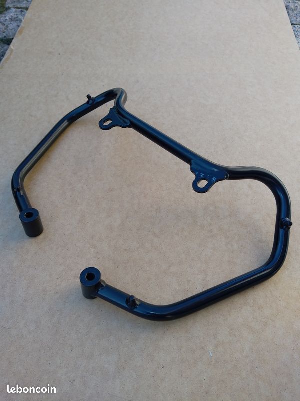 Poignée passager BMW F650GS F700GS F800GS F800GSA – État neuf origine BMW (image 1)