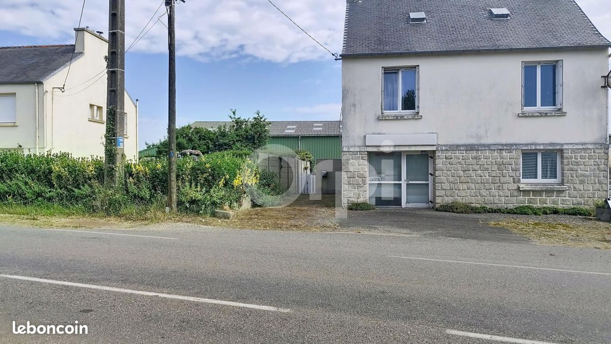 Maison 5 pièces 180 m² · à Saint-Derrien · 180 m² · 137 800 €
