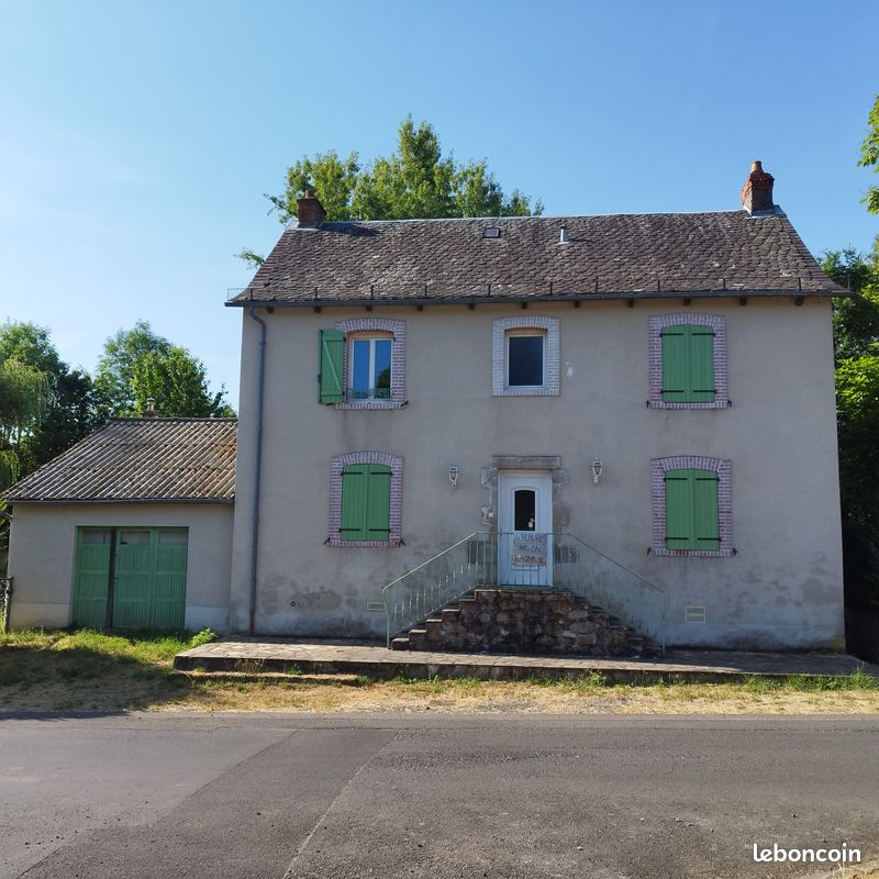 Maison 7 pièces 120 m² · à Ydes · 120 m² · 97 000 €
