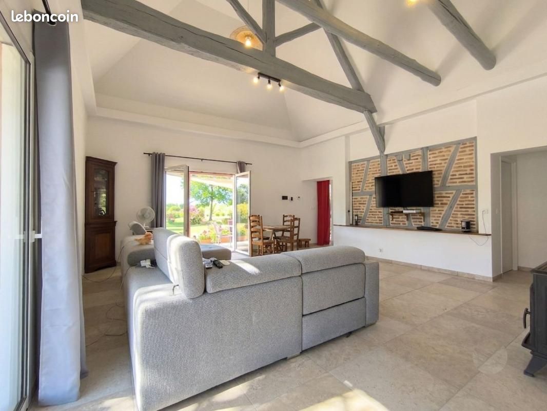 Maison 5 pièces 255 m² · à Louhans · 255 m² · 372 000 €