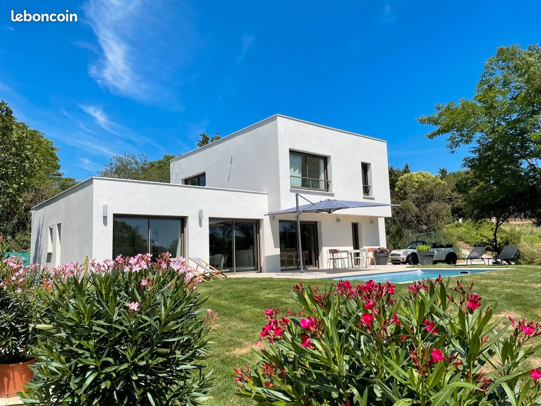 Maison 5 pièces 157 m² · à Goyrans · 157 m² · 2 800 €