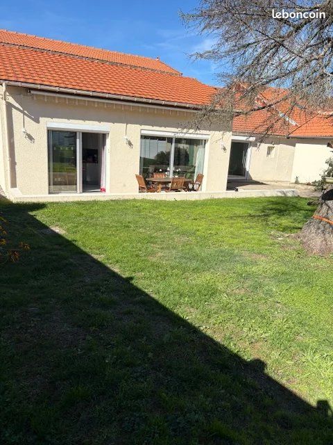 Maison 249 m² · à Terres-de-Haute-Charente · 249 m² · 236 250 €