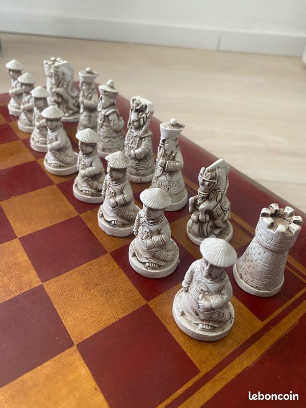 Jeu d'échecs Chinois Xiangqi Portable en Bois de hêtre avec Plateau Pliable en Bois, Jeu de stratégie de Table for 2 Joueurs for Adolescents, Adultes et Famille(Size:4.8cm/1.9in