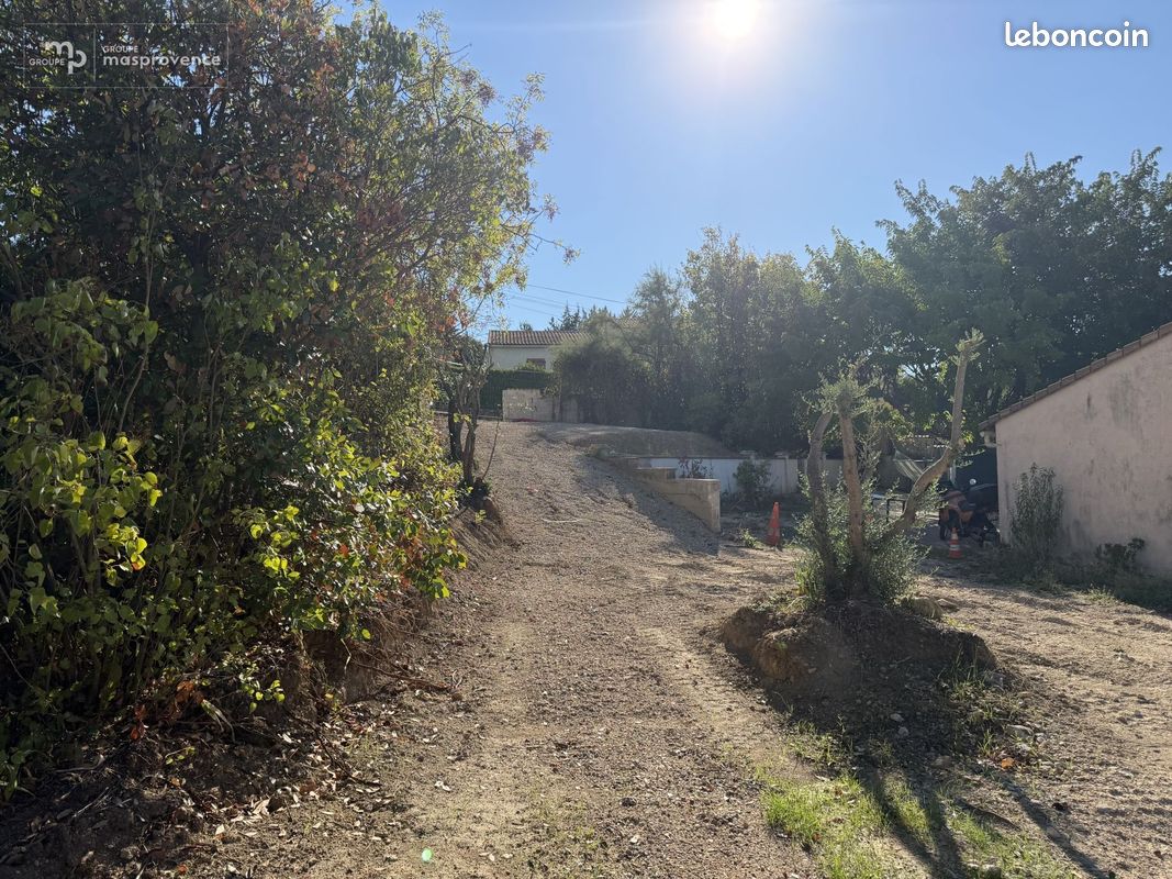 Terrain à bâtir de 510 m² à SAINT-MAXIMIN-LA-SAINTE-BAUME (83) · 169 500 €