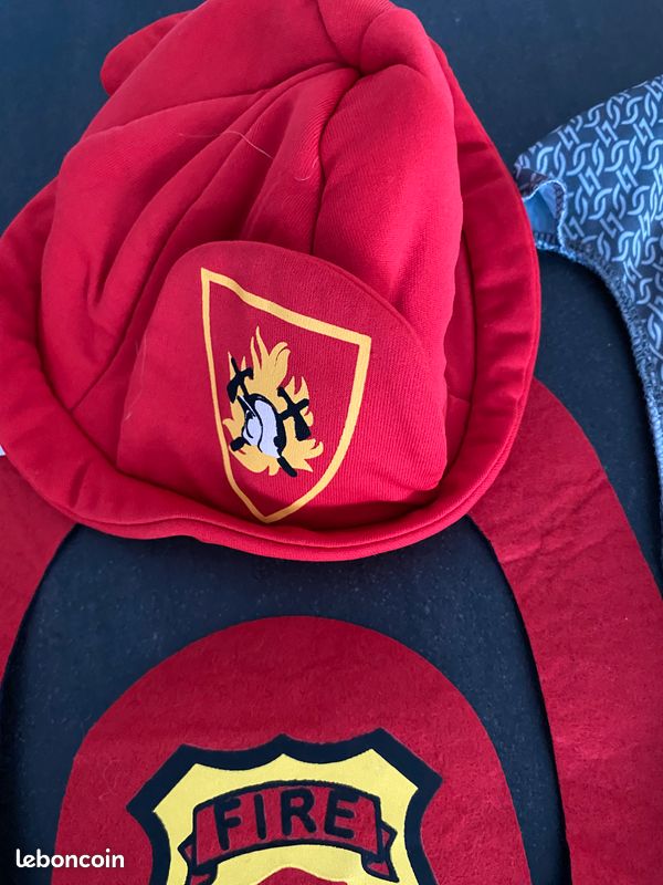Lot de chapeaux déguisement: pompier, police et chevalier (image 2)