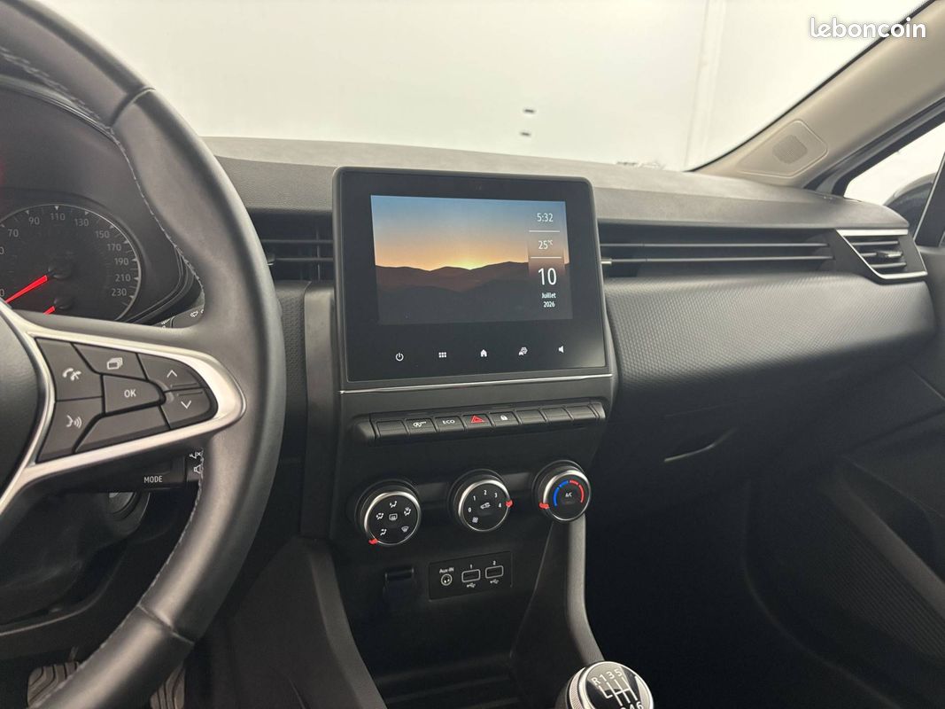RENAULT Clio TCe 90 Equilibre (image 12)