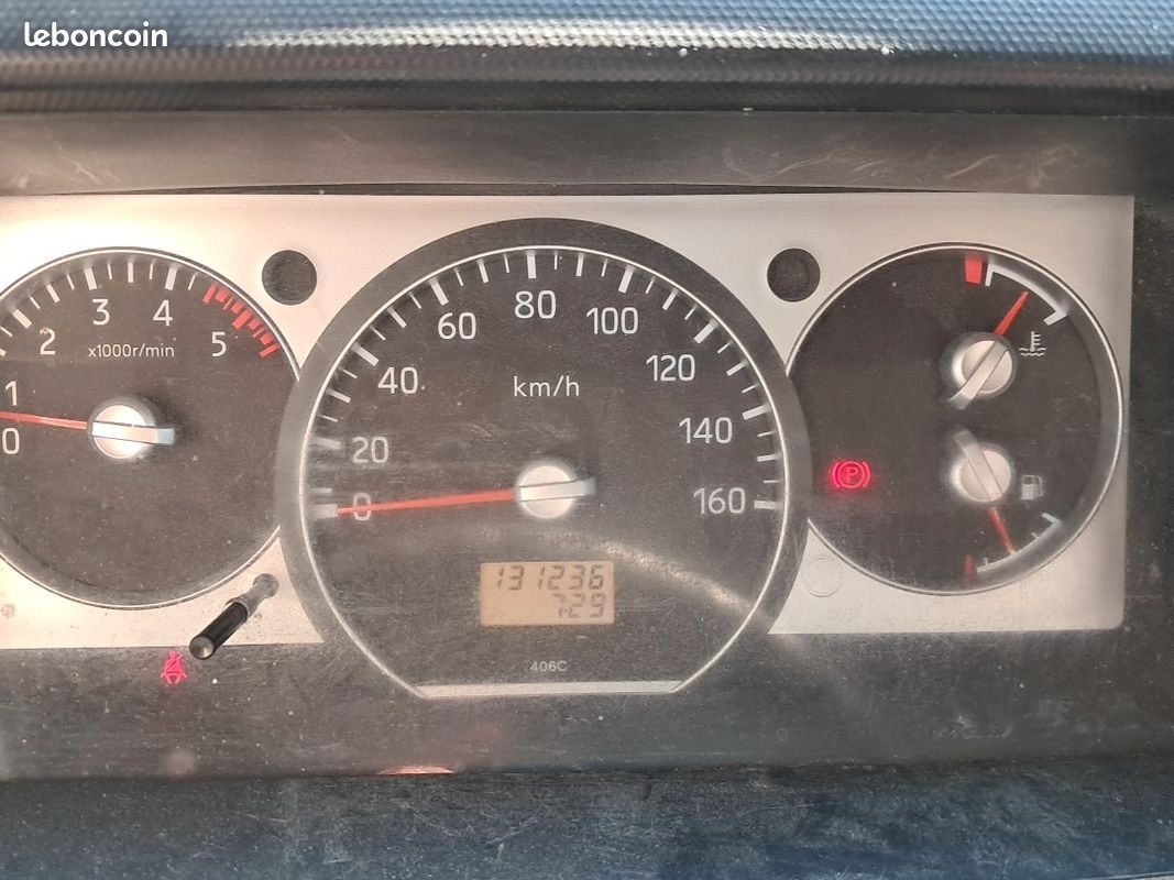 Renault maxity avec benne hydraulique (image 1)