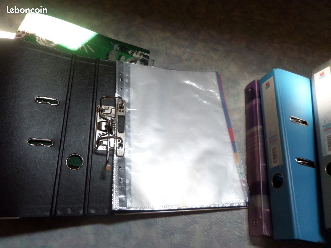 Lot 6 classeurs+ porte document (image 5)