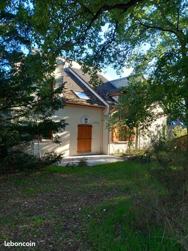 Maison 9 pièces 283 m² · à Domérat · 283 m² · 259 000 €
