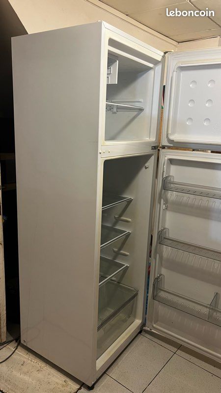 Réfrigérateur / congélateur Thomson – À réparer ou pour pièces (image 4)