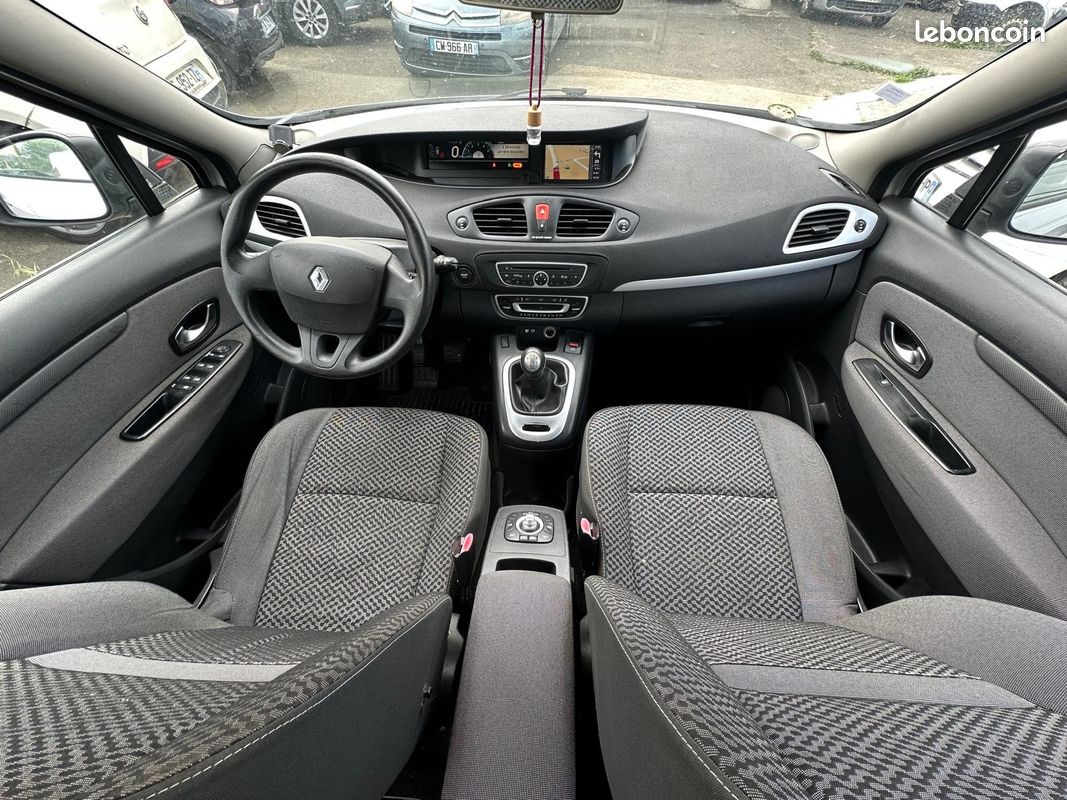 Renault SCENIC III Renault Grand Scenic 2011 - III 1.5 DCI 105 AUTHENTIQUE 7PL - Diesel - Boîte manuelle (image 5)