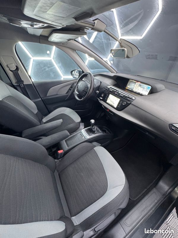 Citroën Grand C4 Picasso 1.6 HDI 120Ch *7 PL *DISTRI NEUVE *CAMERA AR* TOIT PANO *GARANTIE 12MOIS (image 19)