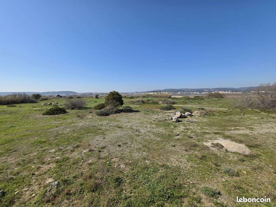 Local commercial 420 m² · à Gruissan · 420 m² · 787 000 €