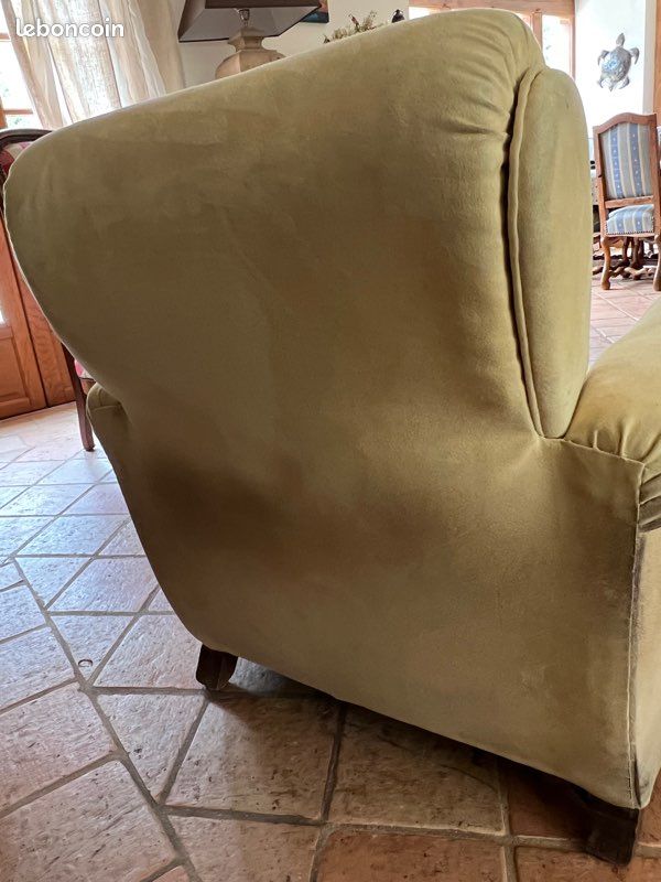 Fauteuil club à restaurer (image 3)