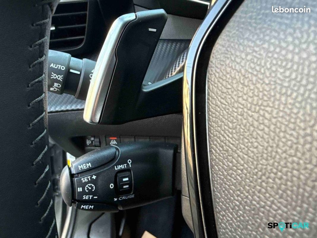 PEUGEOT 2008 PureTech 130 S&S EAT8 Allure (image 23)